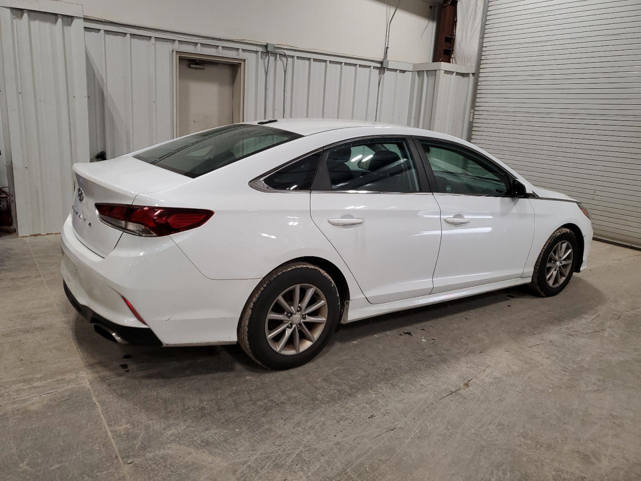 2018 Hyundai Sonata VIN 5NPE24AF1JH609791 Copart auction photo, minor dent/scratches damage thumbnail 3