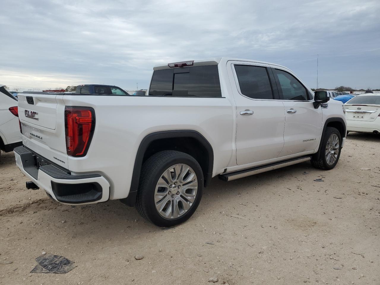 2021 GMC Sierra VIN 3GTU9FEL4MG279869 Copart auction photo, minor dent/scratches damage thumbnail 3