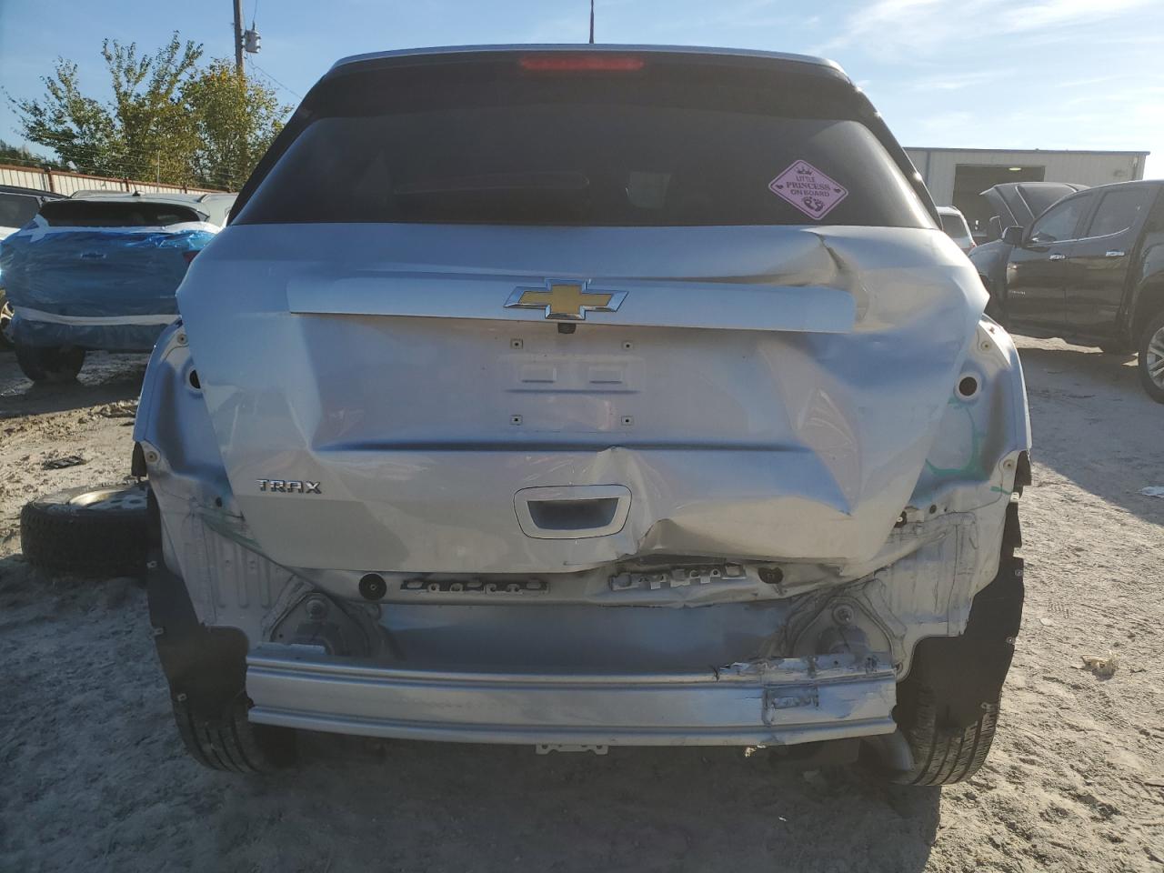 2022 Chevrolet Trax VIN KL7CJKSM8NB545216 Copart auction photo, rear end / front end damage thumbnail 6
