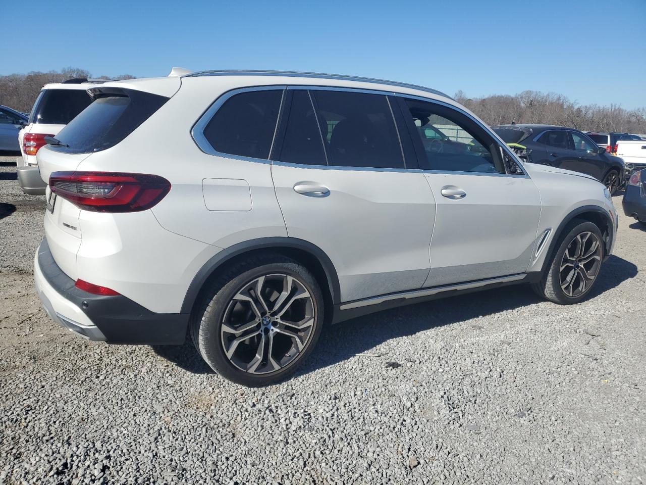 2021 BMW X5 VIN 5UXCR4C0XM9H53396 Copart auction photo, front end / minor dent/scratches damage thumbnail 3