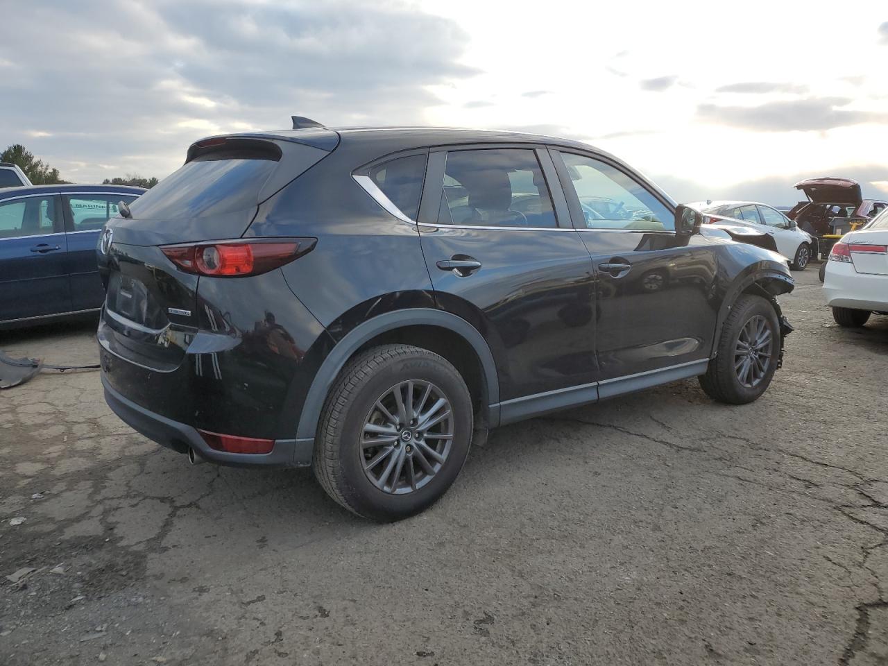 2021 Mazda CX-5 VIN JM3KFBCM5M1337255 Copart auction photo, front end / side damage thumbnail 3