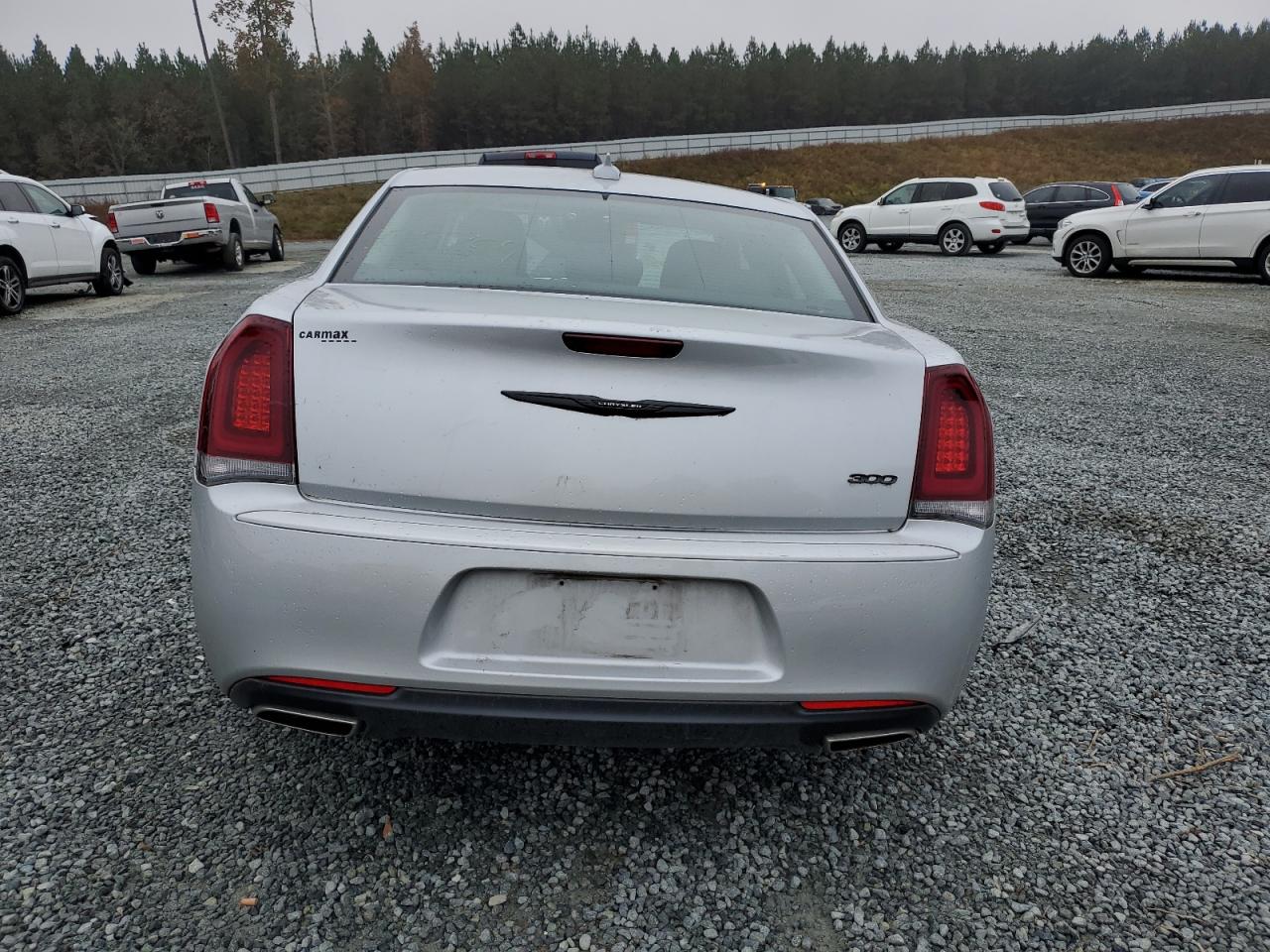 2020 Chrysler 300 VIN 2C3CCAAG5LH212581 Copart auction photo, all over damage thumbnail 6