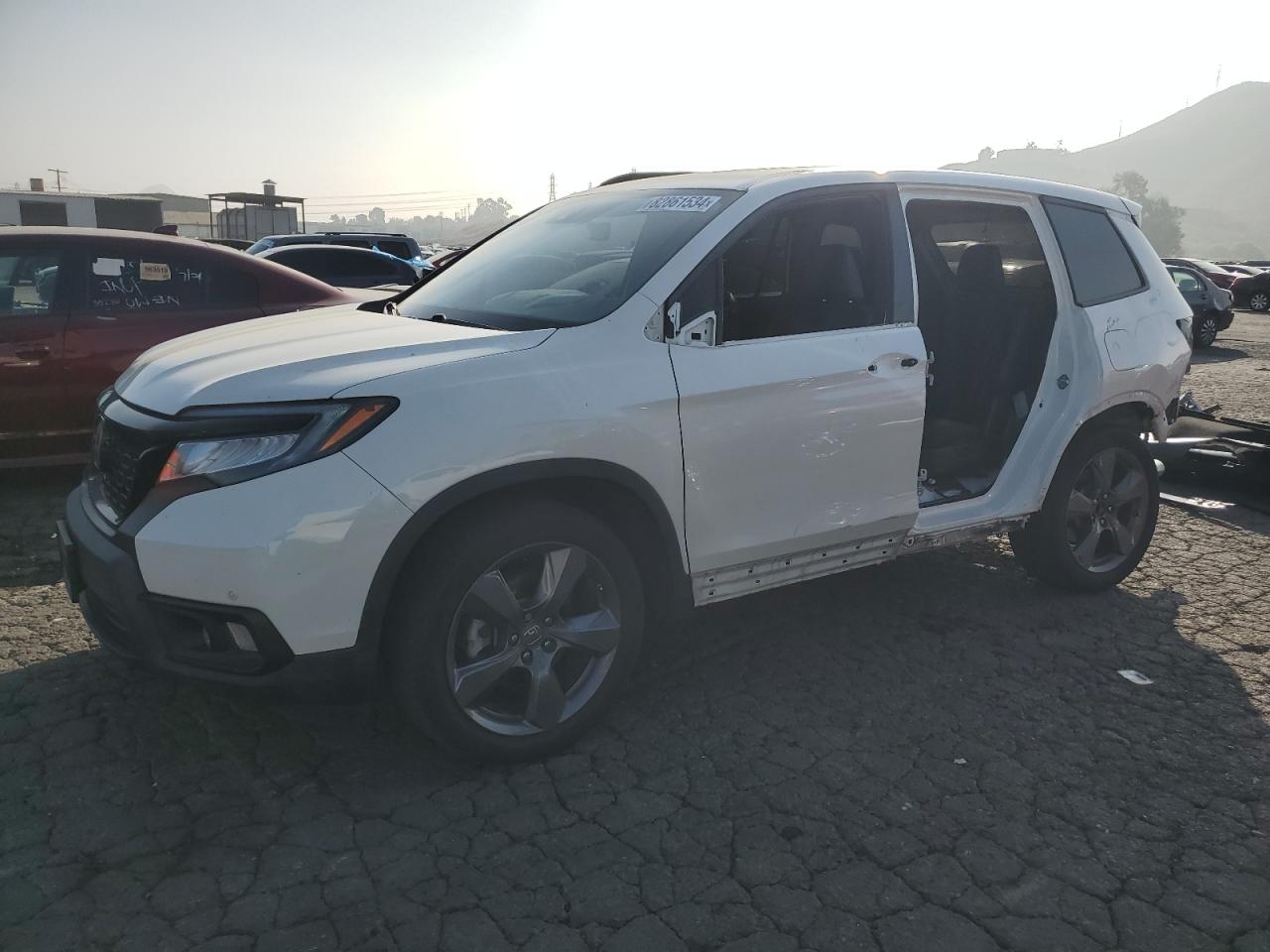 2019 Honda Passport VIN 5FNYF7H92KB006951