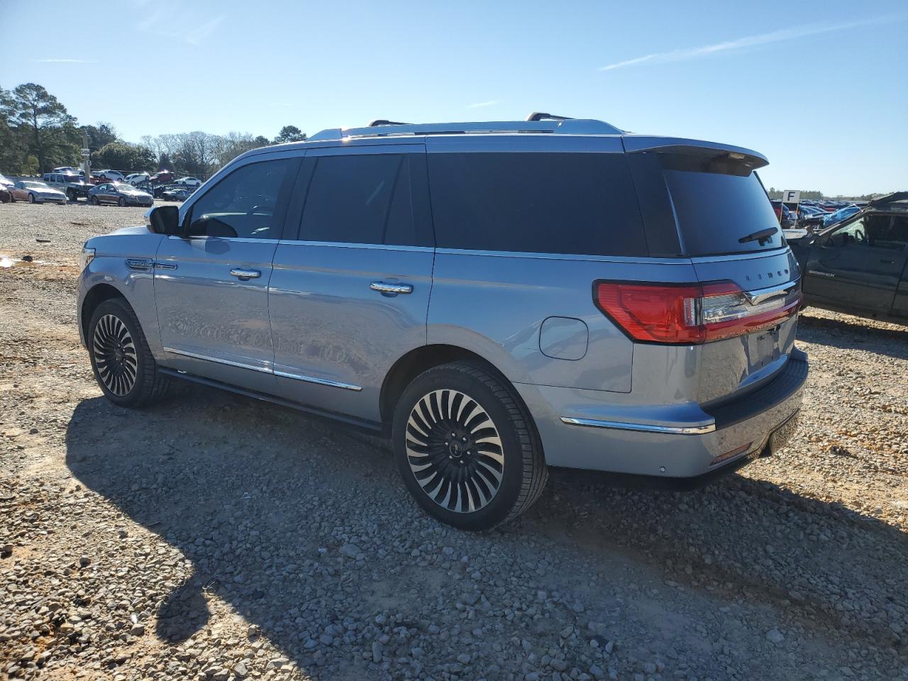 2019 Lincoln Navigator VIN 5LMJJ2TT6KEL18996 Copart auction photo, minor dent/scratches damage thumbnail 2