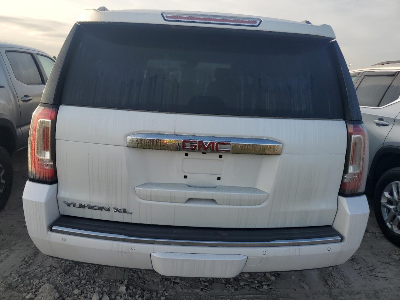 2019 GMC Yukon VIN 1GKS1HKJXKR266431 Copart auction photo, water/flood damage thumbnail 6