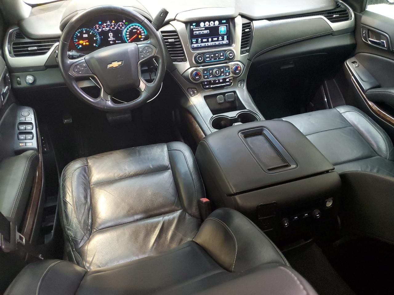 2017 Chevrolet Tahoe VIN 1GNSCBKC5HR390501 Copart auction photo, all over / minor dent/scratches damage thumbnail 8