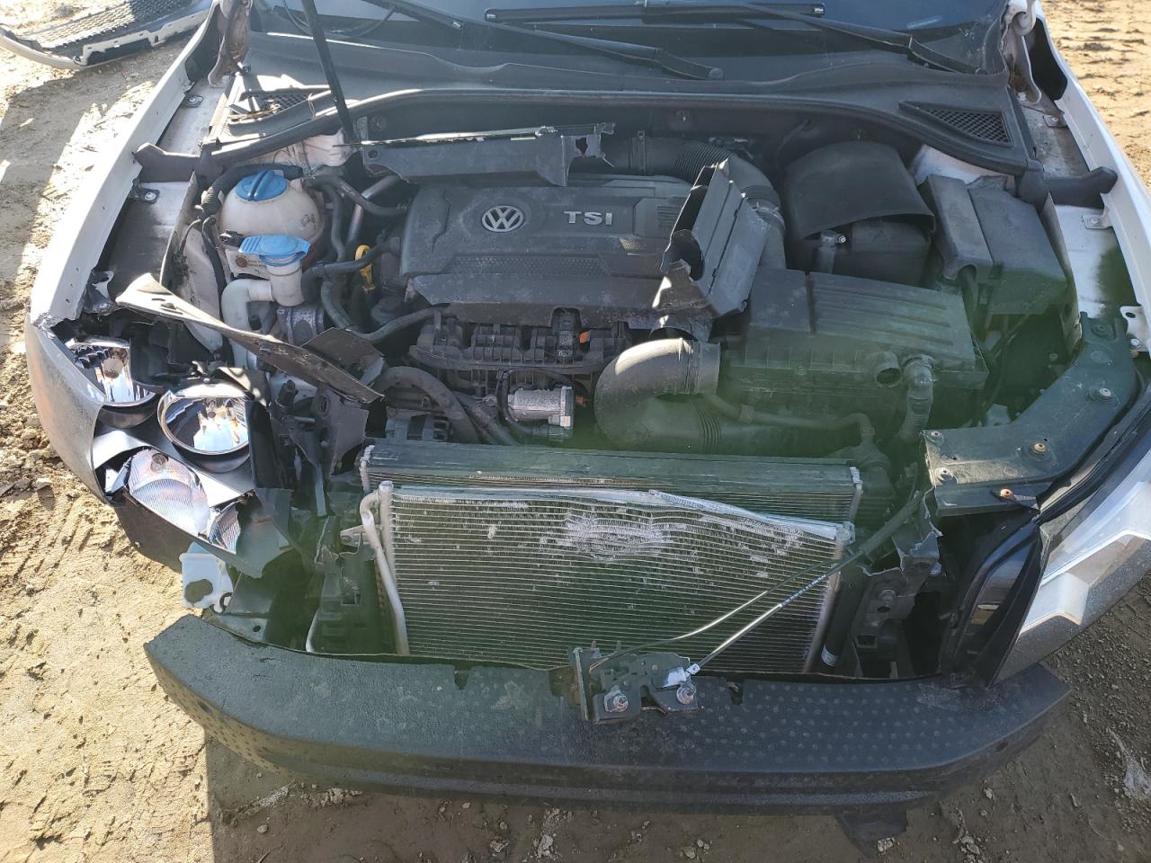 2015 Volkswagen Passat VIN 1VWAT7A33FC081836 Copart auction photo, front end damage thumbnail 11