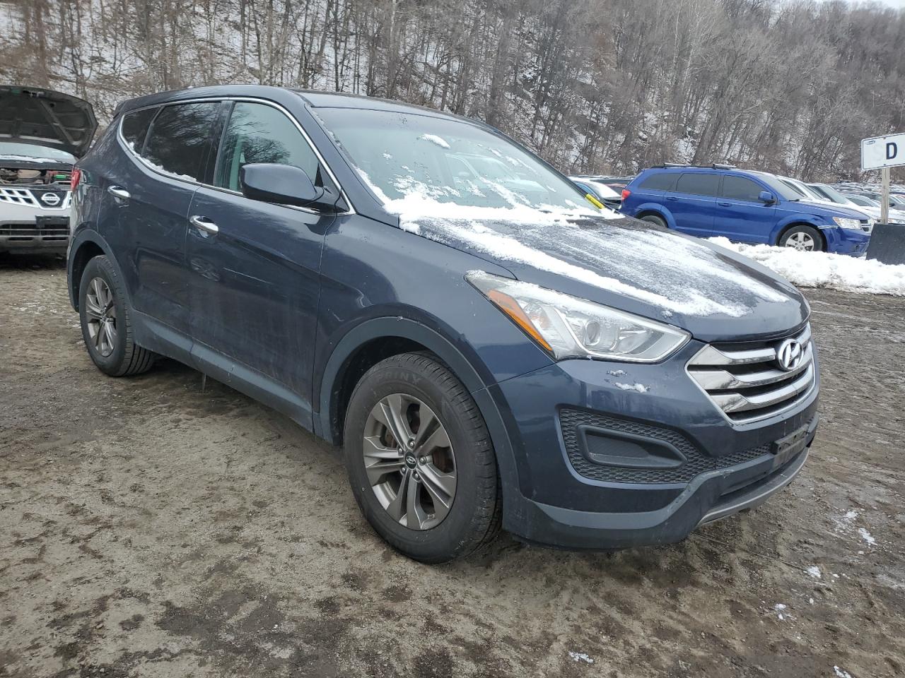 2015 Hyundai Santa Fe VIN 5XYZTDLB8FG297234 Copart auction photo, minor dent/scratches damage thumbnail 4