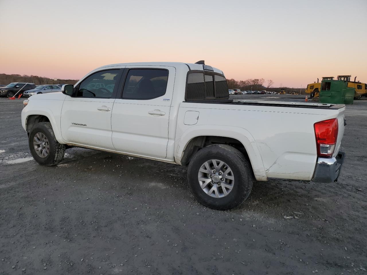 2017 Toyota Tacoma VIN 5TFAZ5CN2HX039027 Copart auction photo, rear end damage thumbnail 2