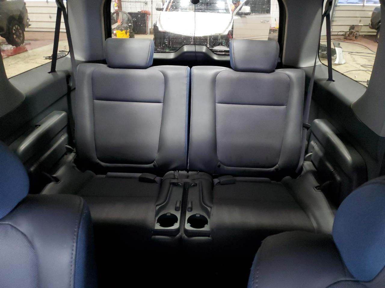 2005 Honda Element VIN 5J6YH28685L000635 Copart auction photo, front end damage thumbnail 10