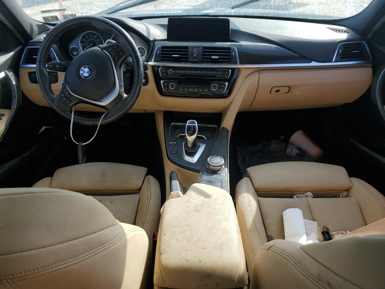 2017 BMW 3er VIN WBA8D9G32HNU62714 Copart auction photo, water/flood / all over damage thumbnail 8