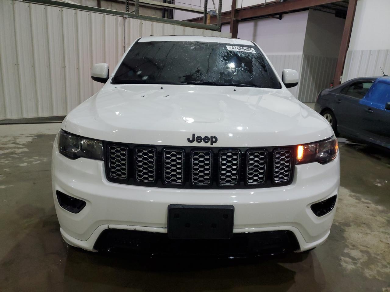 2020 Jeep Grand Cherokee VIN 1C4RJFAG7LC215901 Copart auction photo, vandalism damage thumbnail 5