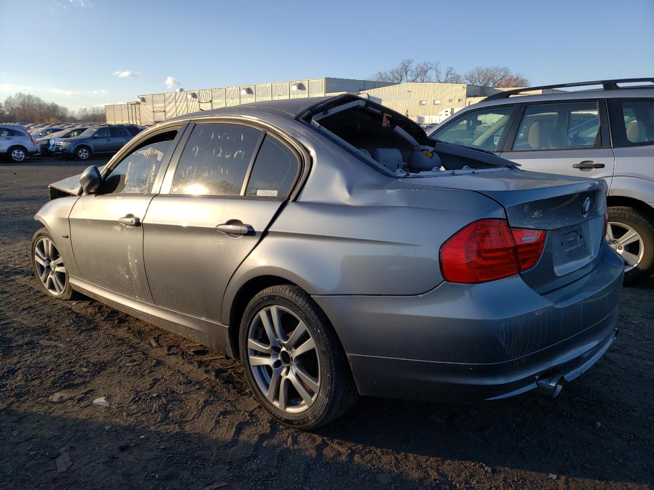 2011 BMW 3er VIN WBAPL5G56BNN23935 Copart auction photo, side / front end damage thumbnail 2