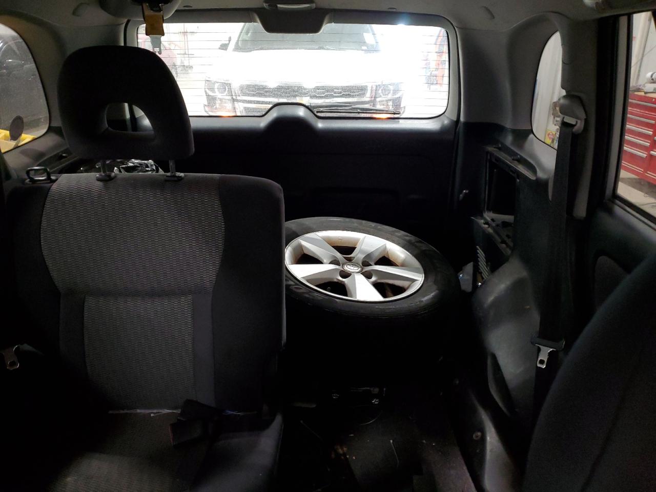 2004 Toyota RAV 4 VIN JTEGD20V140041281 Copart auction photo, undercarriage / minor dent/scratches damage thumbnail 10