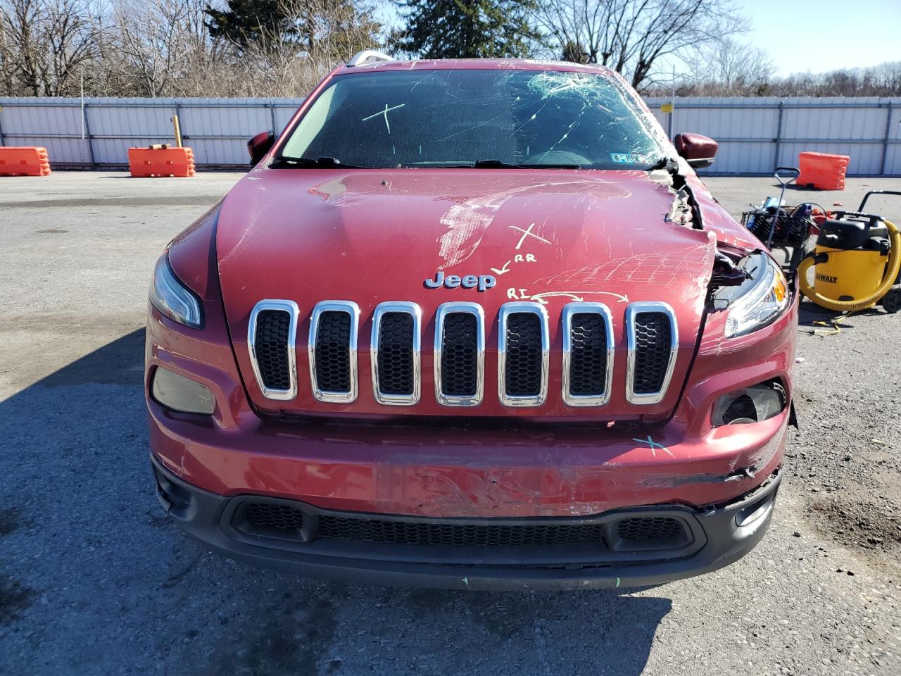 2017 Jeep Grand Cherokee VIN 1C4PJMCS6HW635622 Copart auction photo, front end damage thumbnail 5