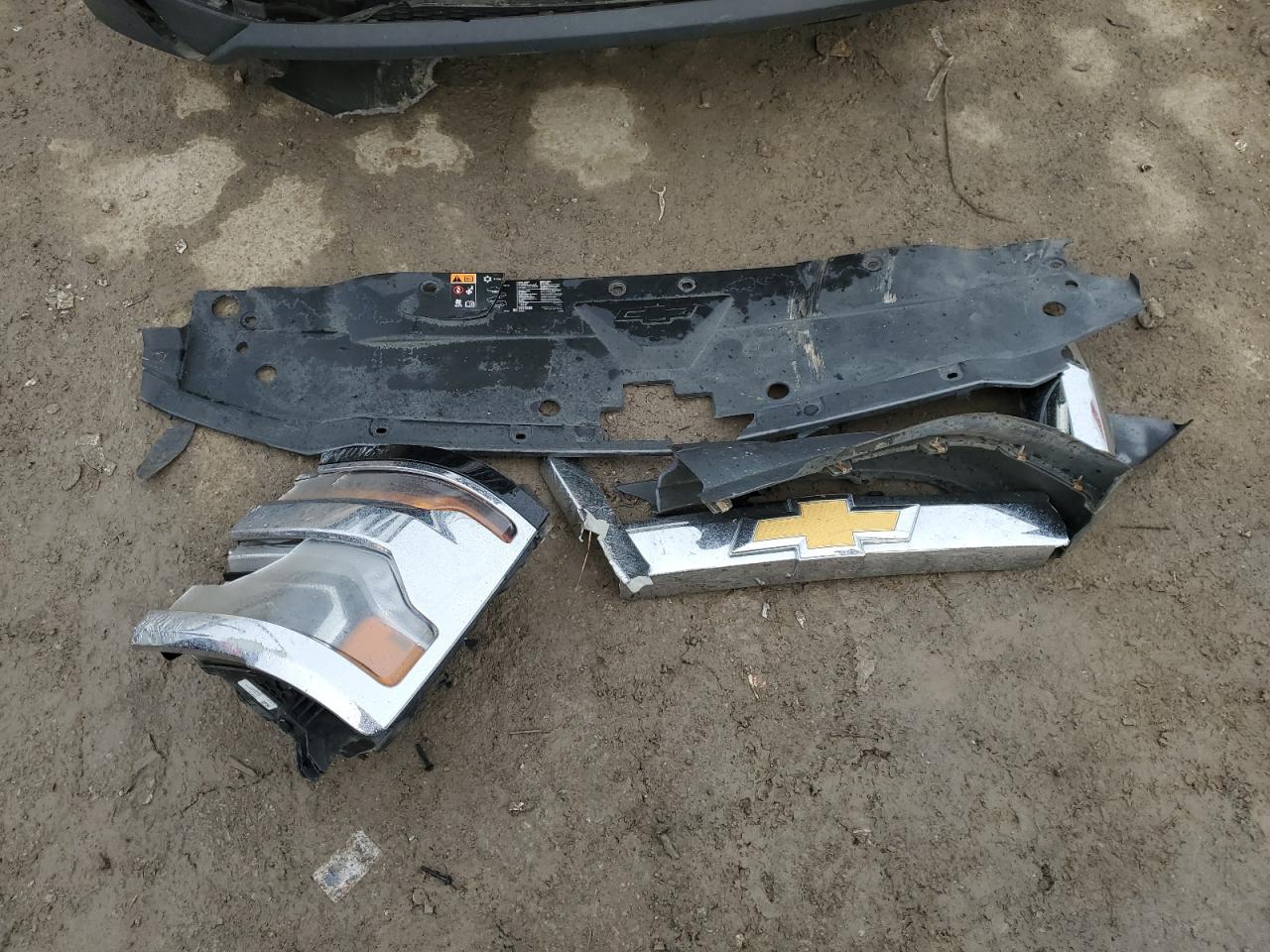 2016 Chevrolet Silverado VIN 3GCUKREC0GG261427 Copart auction photo, front end damage thumbnail 12