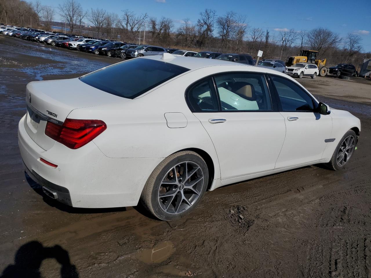 2015 BMW 7er VIN WBAYF8C55FD655437 Copart auction photo, front end / minor dent/scratches damage thumbnail 3
