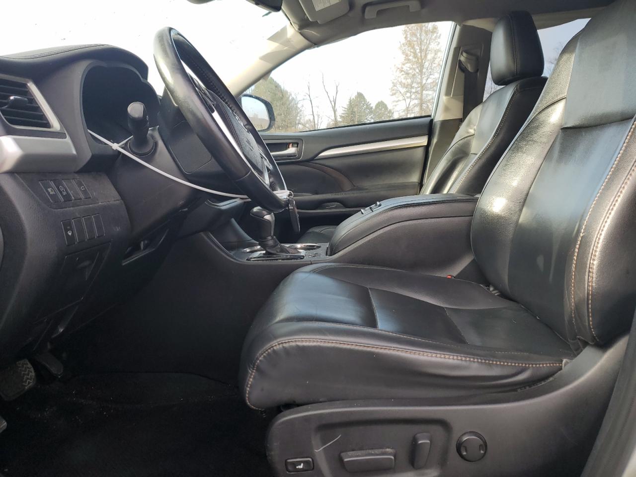 2019 Toyota Highlander VIN 5TDJZRFH3KS565158 Copart auction photo, front end / side damage thumbnail 7