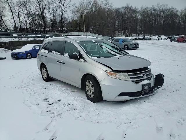 2013 Honda Odyssey VIN 5FNRL5H20DB065133 Copart auction photo, front end / minor dent/scratches damage thumbnail 11