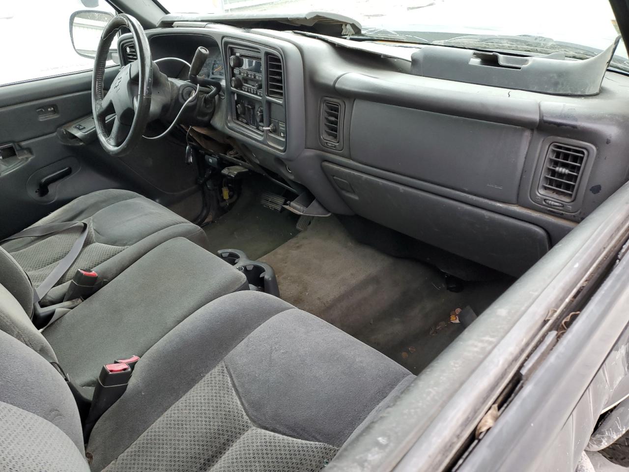 2004 Chevrolet Silverado VIN 1GCEK19TX4E186657 Copart auction photo, side / front end damage thumbnail 8