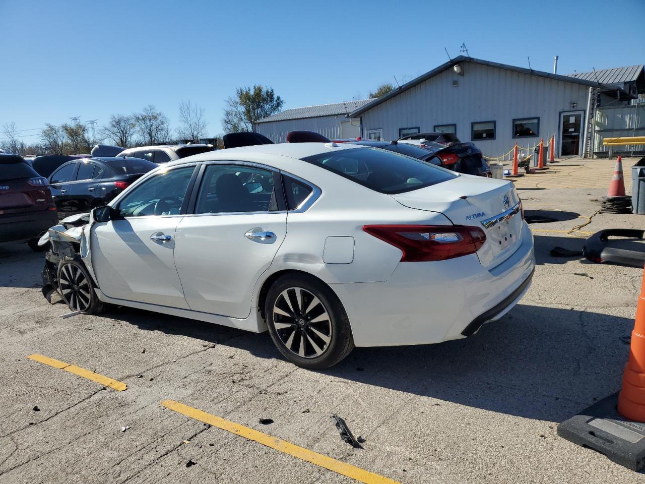 2018 Nissan Altima VIN 1N4AL3AP2JC181102 Copart auction photo, front end damage thumbnail 2