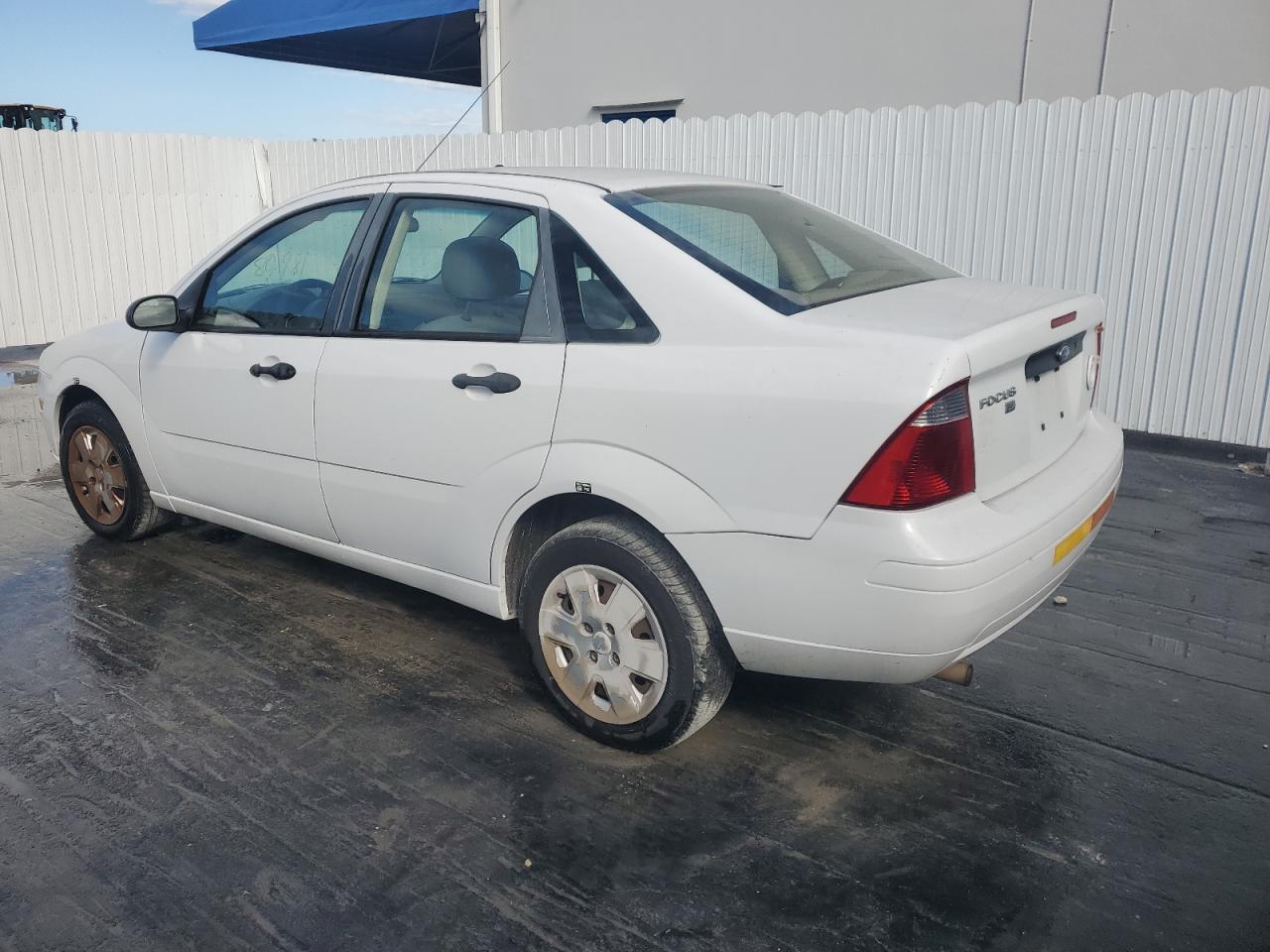 2007 Ford Focus VIN 1FAHP34N07W331020 Copart auction photo, minor dent/scratches damage thumbnail 2