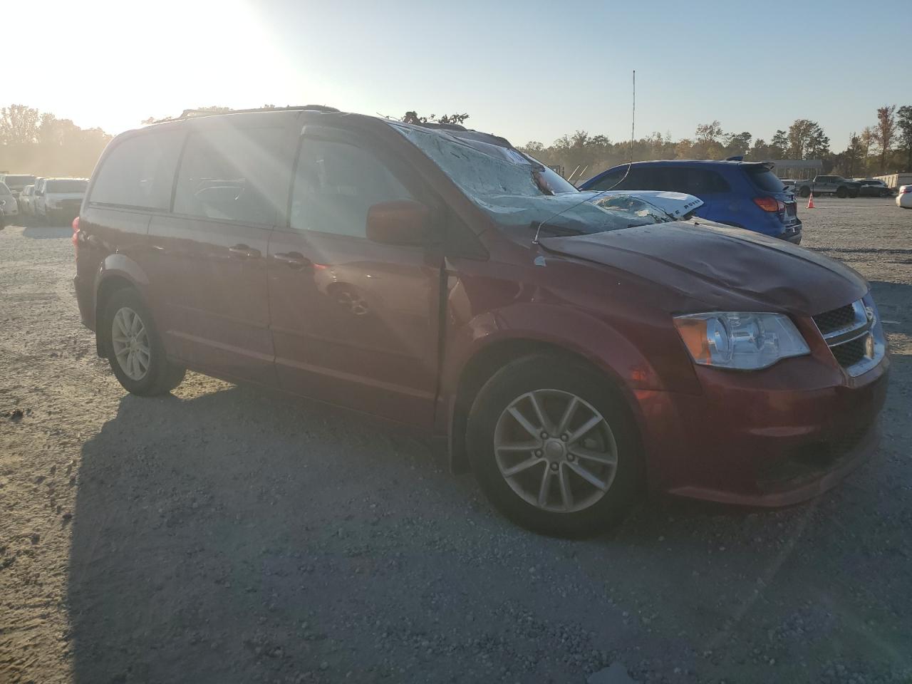 2015 Dodge Caravan VIN 2C4RDGCG8FR550798 Copart auction photo, all over damage thumbnail 4