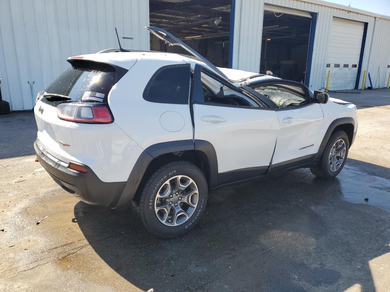 2021 Jeep Cherokee VIN 1C4PJMBX5MD216860 Copart auction photo, top/roof / side damage thumbnail 3