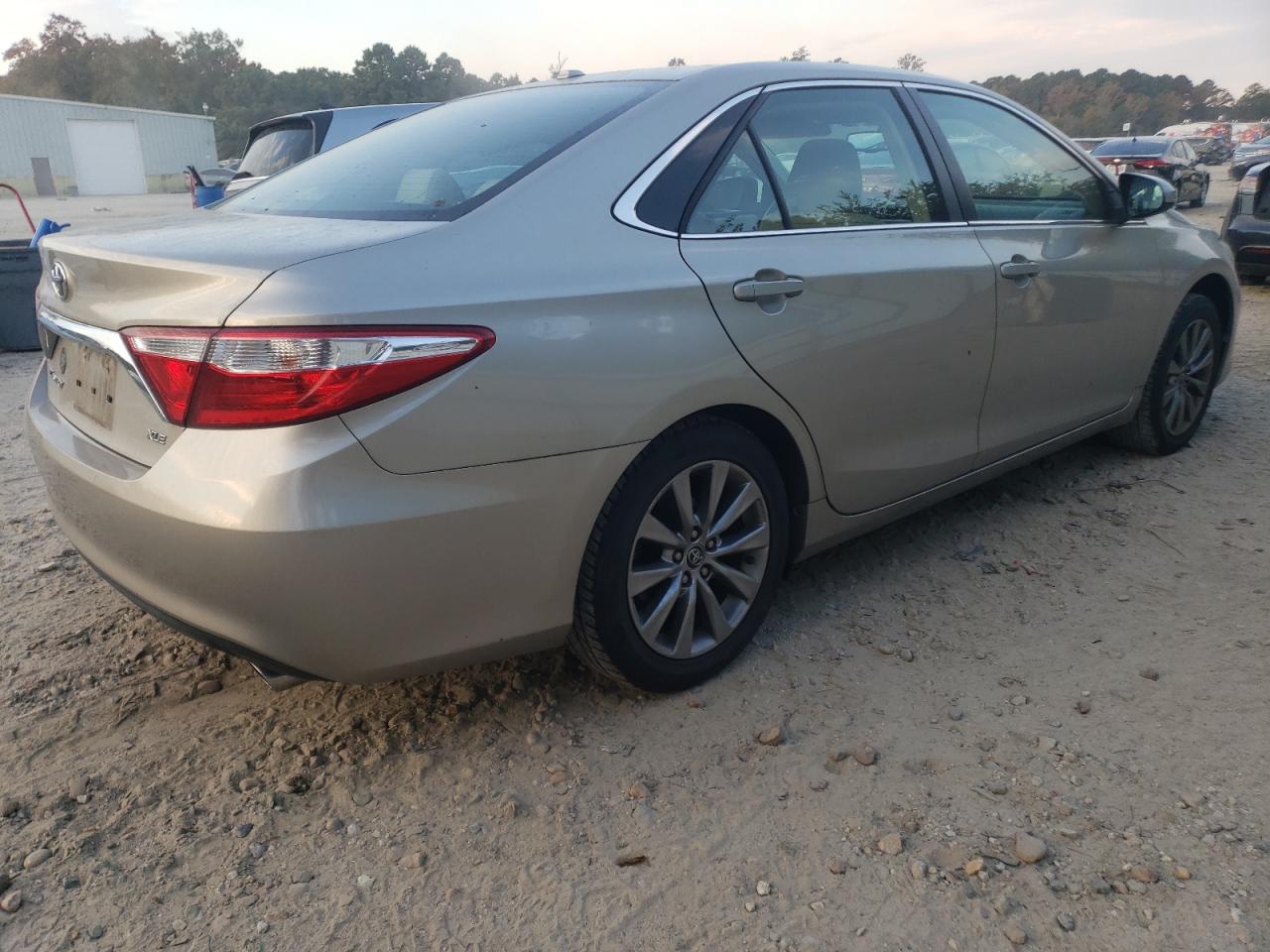 2016 Toyota Camry VIN 4T1BF1FKXGU552609 Copart auction photo, side / rear end damage thumbnail 3