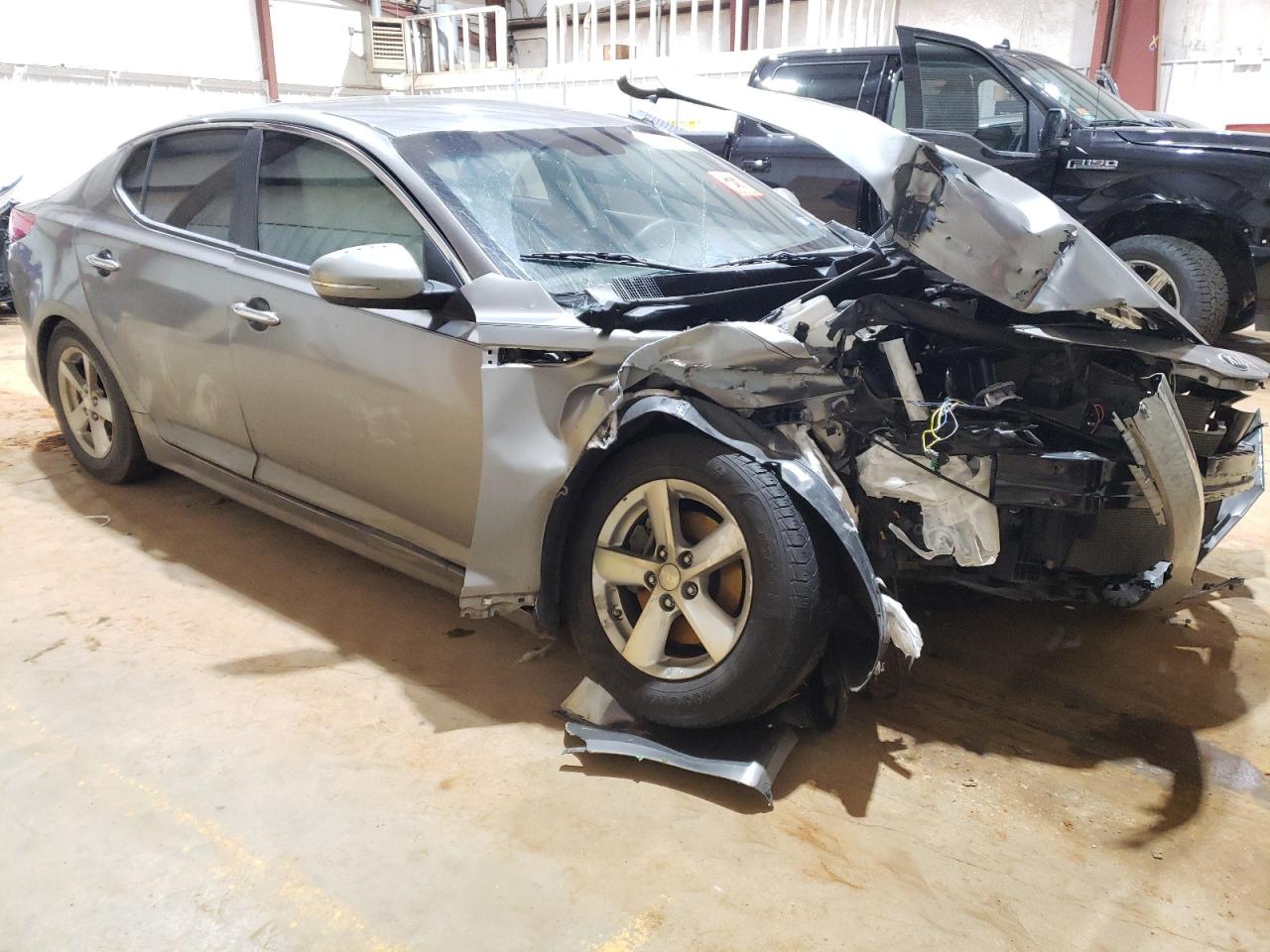 2015 KIA Optima VIN 5XXGM4A7XFG439915 Copart auction photo, front end / side damage thumbnail 4