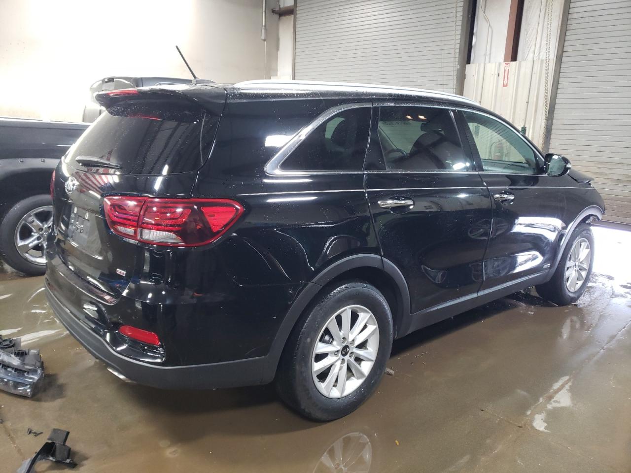 2020 KIA Sorento VIN 5XYPGDA30LG661357 Copart auction photo, front end damage thumbnail 3