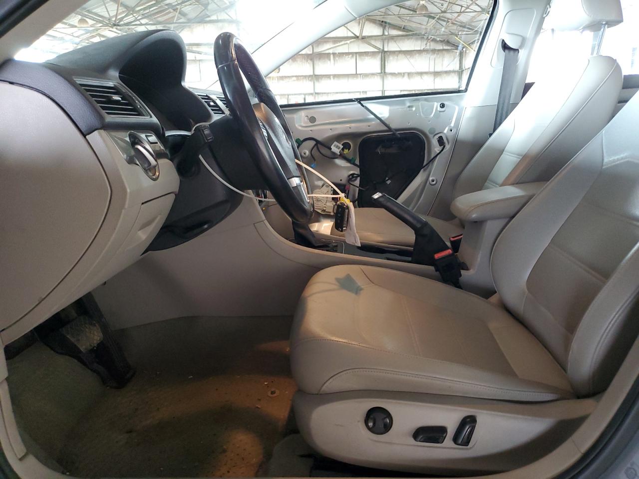 2015 Volkswagen Passat VIN 1VWAT7A30FC097900 Copart auction photo, front end / side damage thumbnail 7