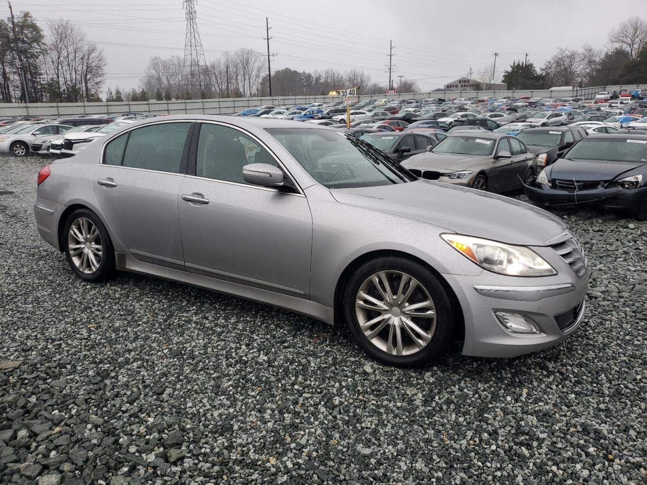 2013 Hyundai Genesis VIN KMHGC4DDXDU247319 Copart auction photo, minor dent/scratches damage thumbnail 4