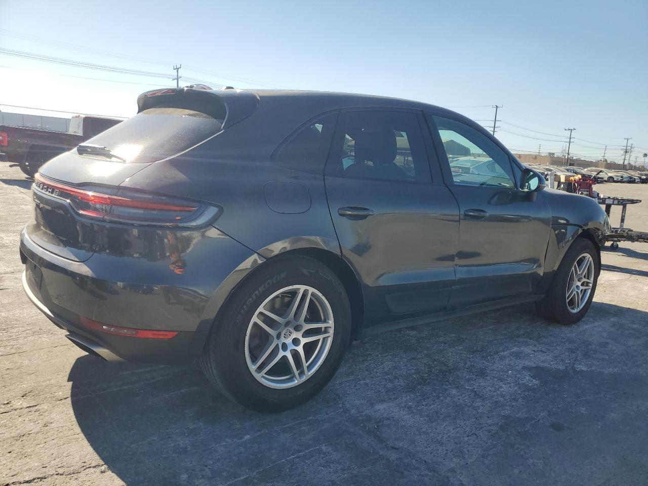 2019 Porsche Macan VIN WP1AA2A56KLB07660 Copart auction photo, all over damage thumbnail 3