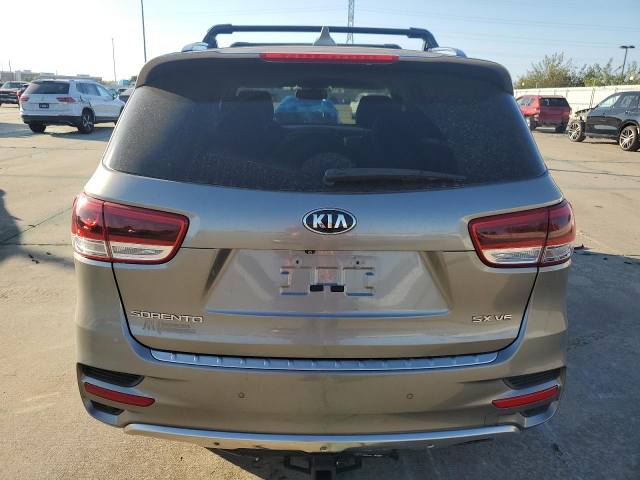 2016 KIA Sorento VIN 5XYPK4A53GG077198 Copart auction photo, front end / minor dent/scratches damage thumbnail 6