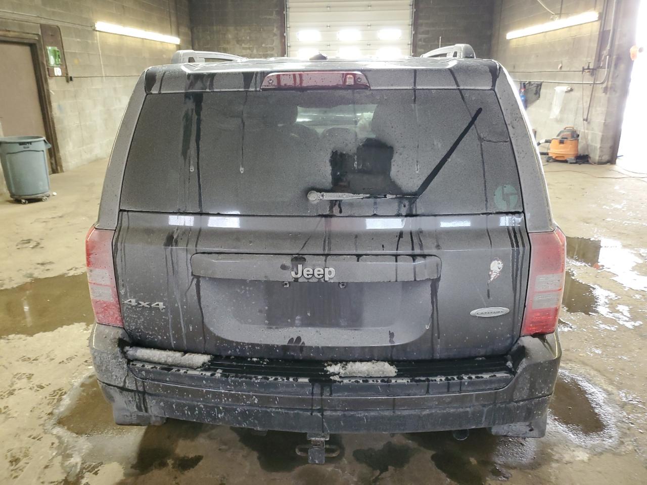 2015 Jeep Liberty (Patriot) VIN 1C4NJRFBXFD425517 Copart auction photo, front end damage thumbnail 6