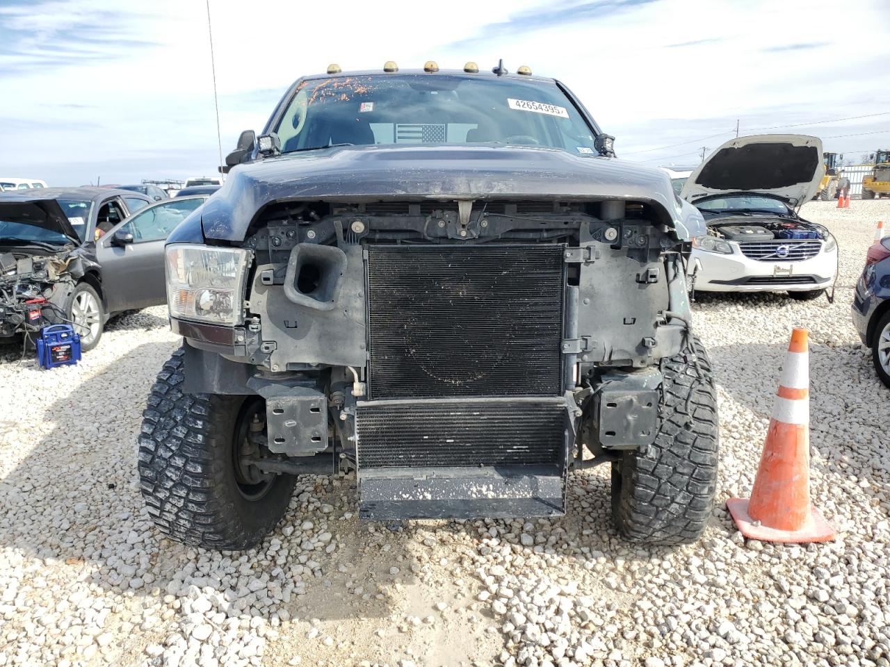 2017 RAM 2500 VIN 3C6UR5DL8HG569864 Copart auction photo, front end damage thumbnail 5