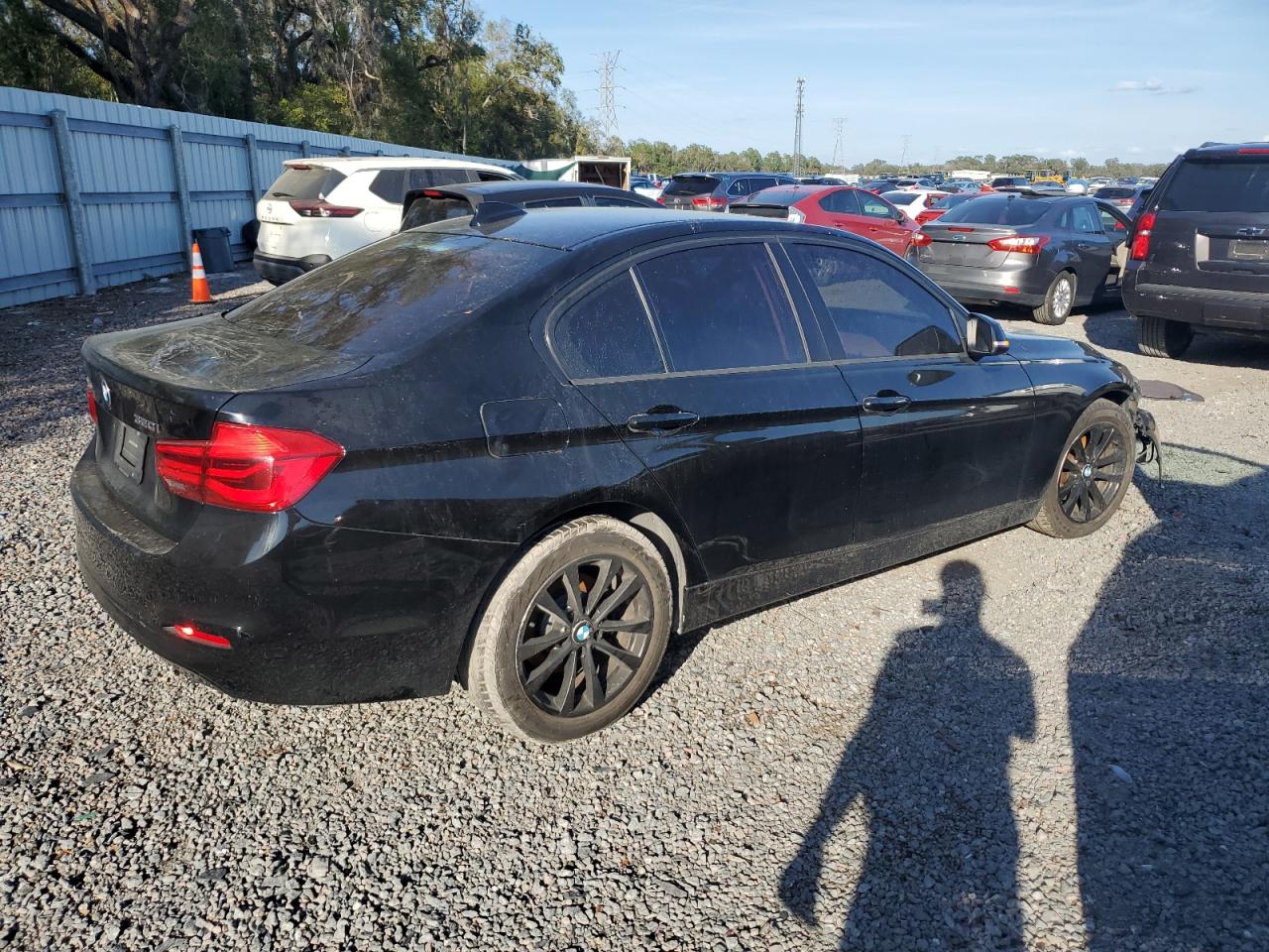 2017 BMW 3er VIN WBA8E5G39HNU42854 Copart auction photo, front end damage thumbnail 3