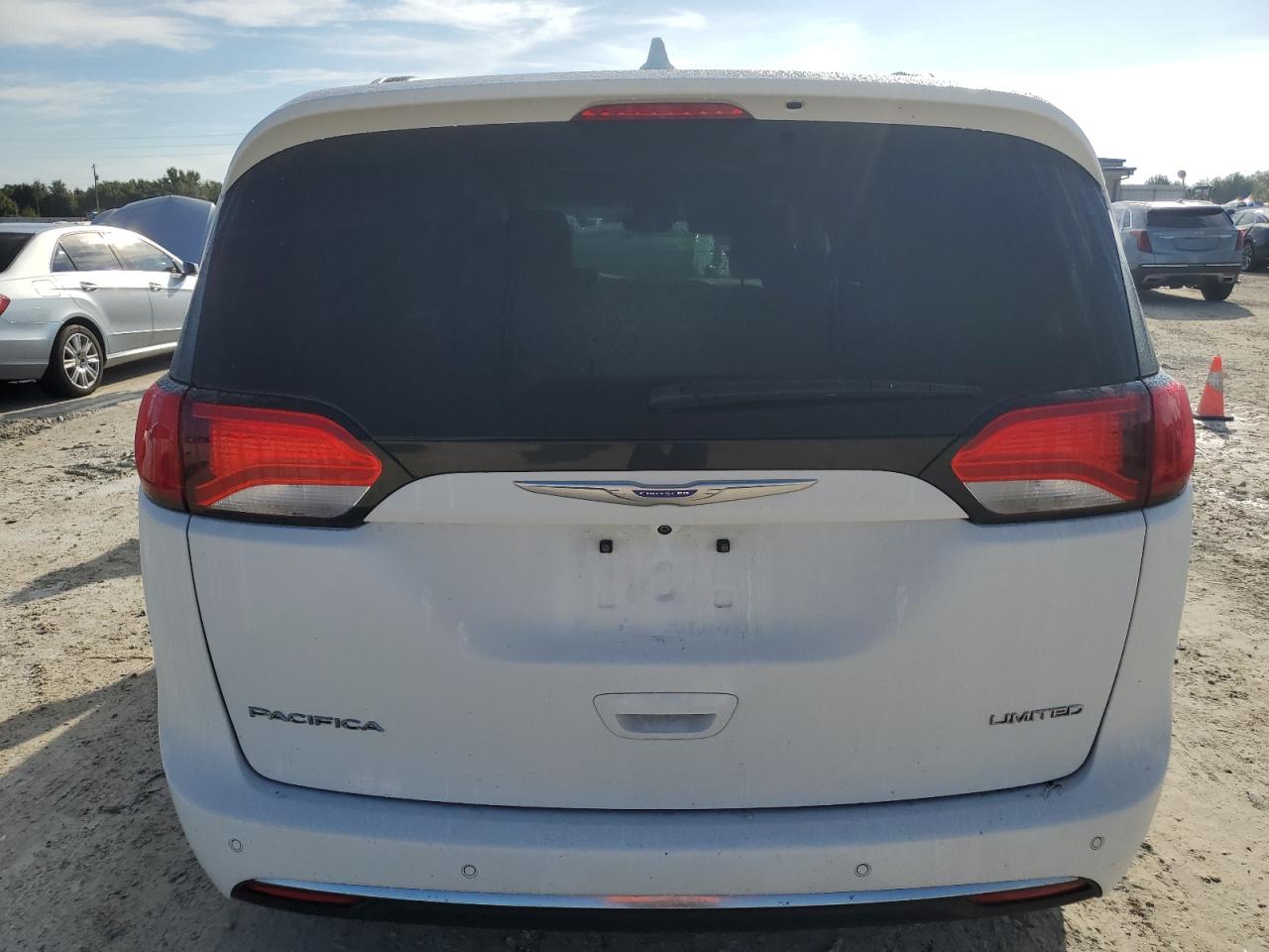 2017 Chrysler Pacifica VIN 2C4RC1GG3HR785803 Copart auction photo, water/flood damage thumbnail 6