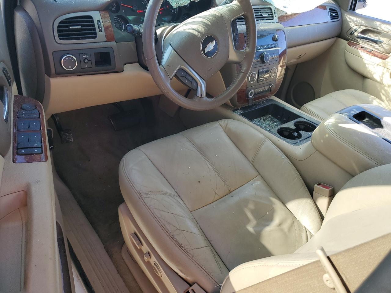 2011 Chevrolet Tahoe VIN 1GNSCBE02BR272494 Copart auction photo, all over damage thumbnail 8
