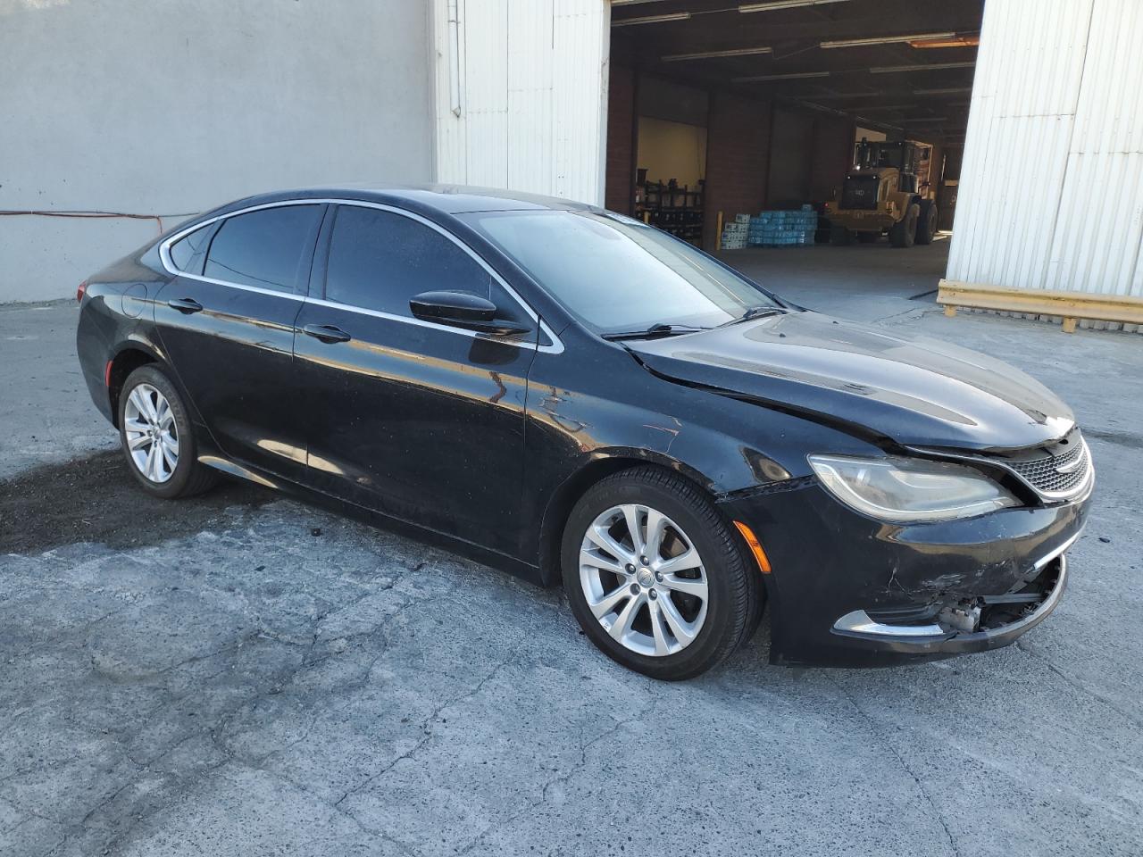 2015 Chrysler 200 VIN 1C3CCCAB8FN704646 Copart auction photo, front end / side damage thumbnail 4