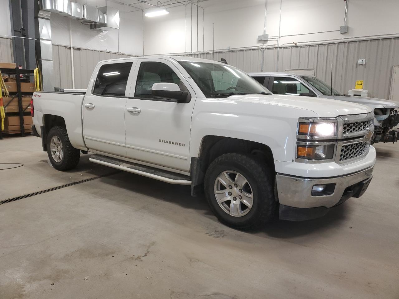 2015 Chevrolet Silverado VIN 3GCUKREC2FG130952 Copart auction photo, all over damage thumbnail 4