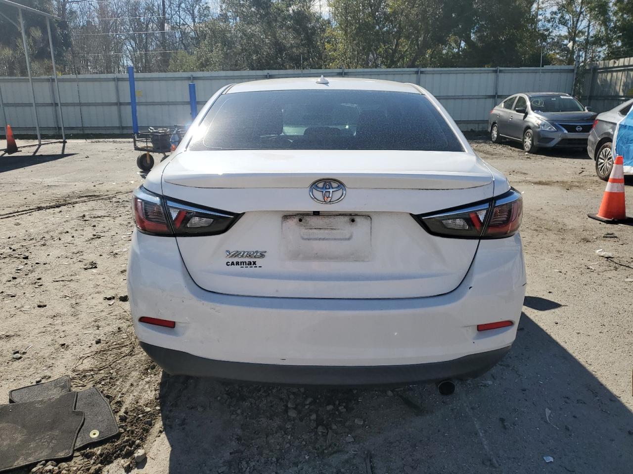 2019 Toyota Yaris VIN 3MYDLBYV9KY518042 Copart auction photo, front end / side damage thumbnail 6