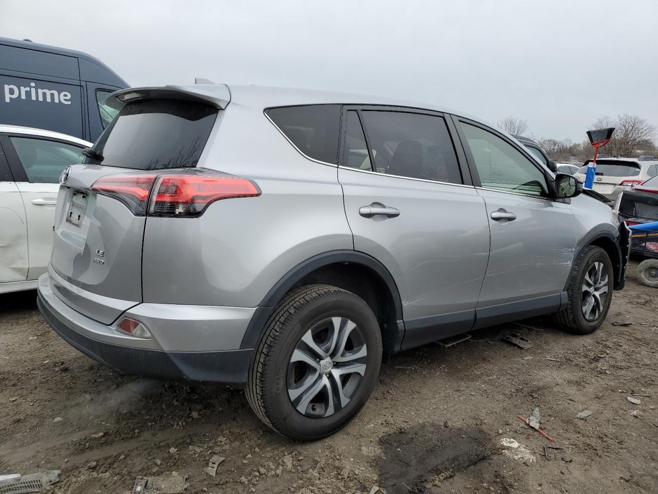 2018 Toyota RAV 4 VIN JTMBFREV6JJ251780 Copart auction photo, front end / minor dent/scratches damage thumbnail 3