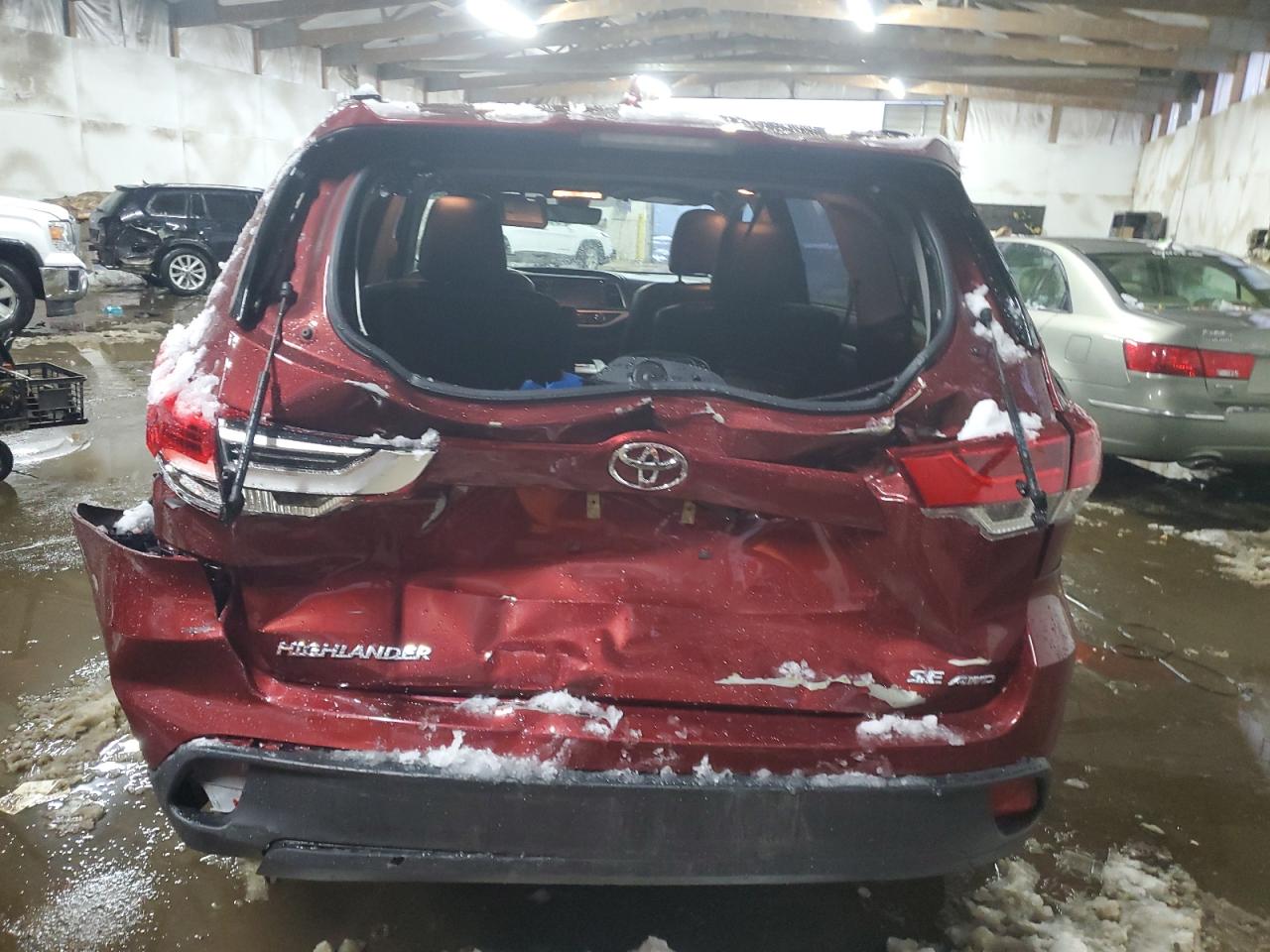 2017 Toyota Highlander VIN 5TDJZRFH7HS401453 Copart auction photo, rear end damage thumbnail 6