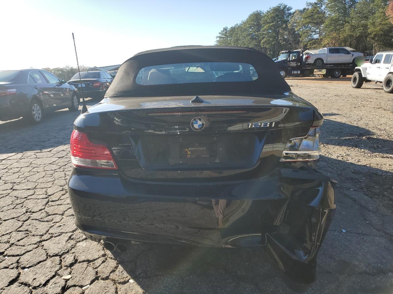 2011 BMW 1er VIN WBAUN1C50BVH83486 Copart auction photo, all over damage thumbnail 6