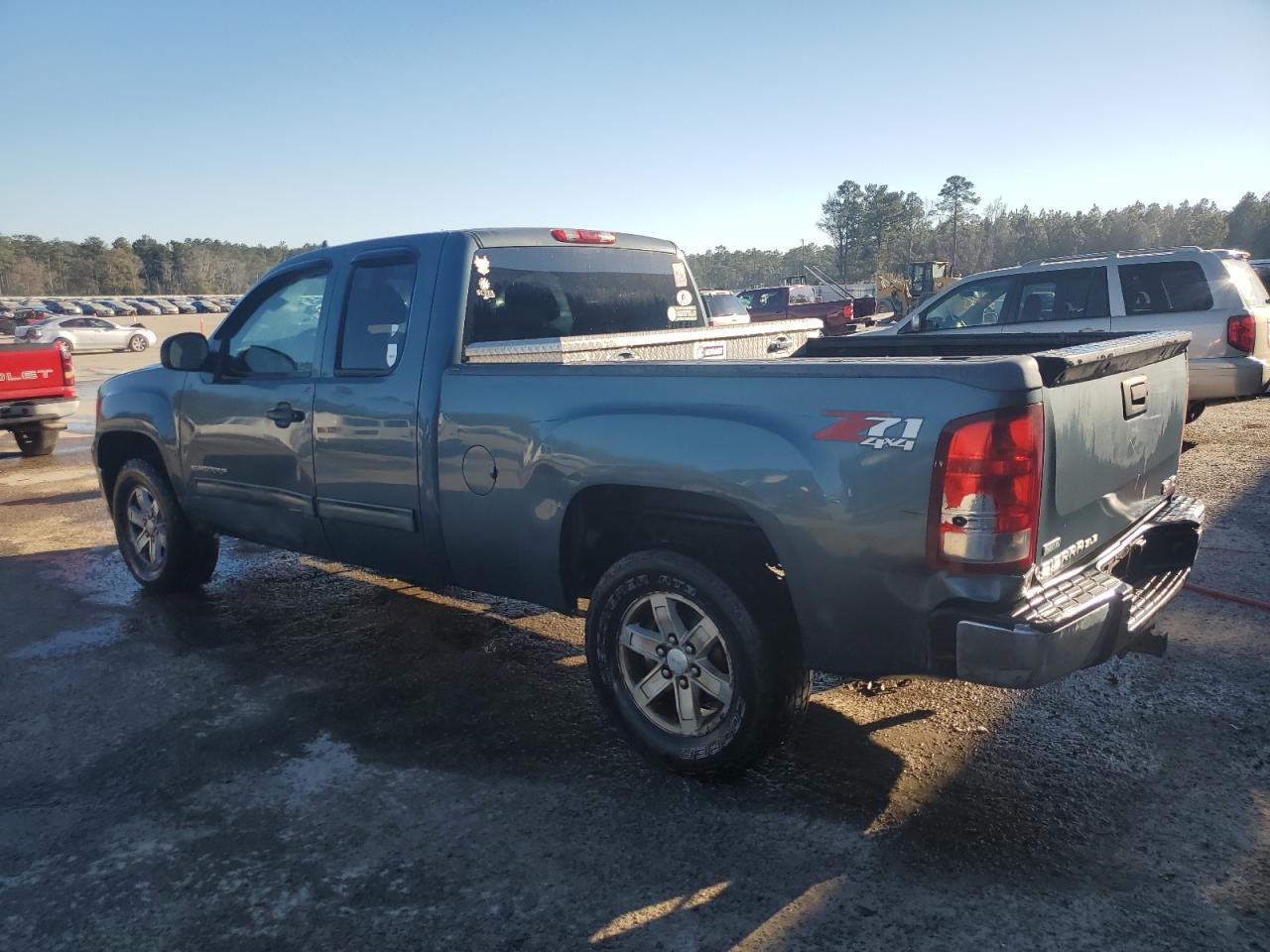 2011 GMC Sierra VIN 1GTR2VE38BZ303771 Copart auction photo, side damage thumbnail 2