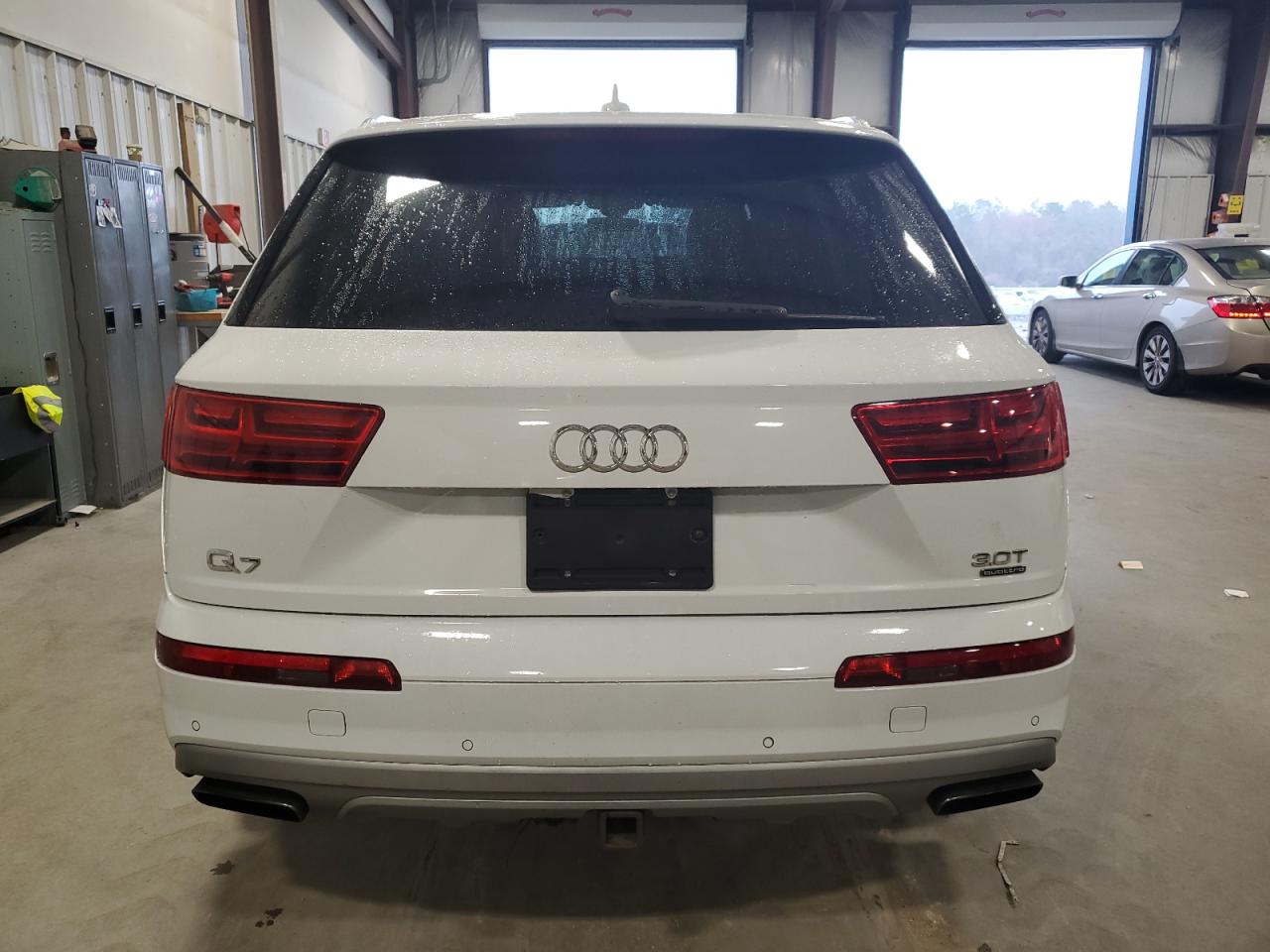 2017 Audi Q7 VIN WA1LAAF72HD002108 Copart auction photo, minor dent/scratches / mechanical damage thumbnail 6