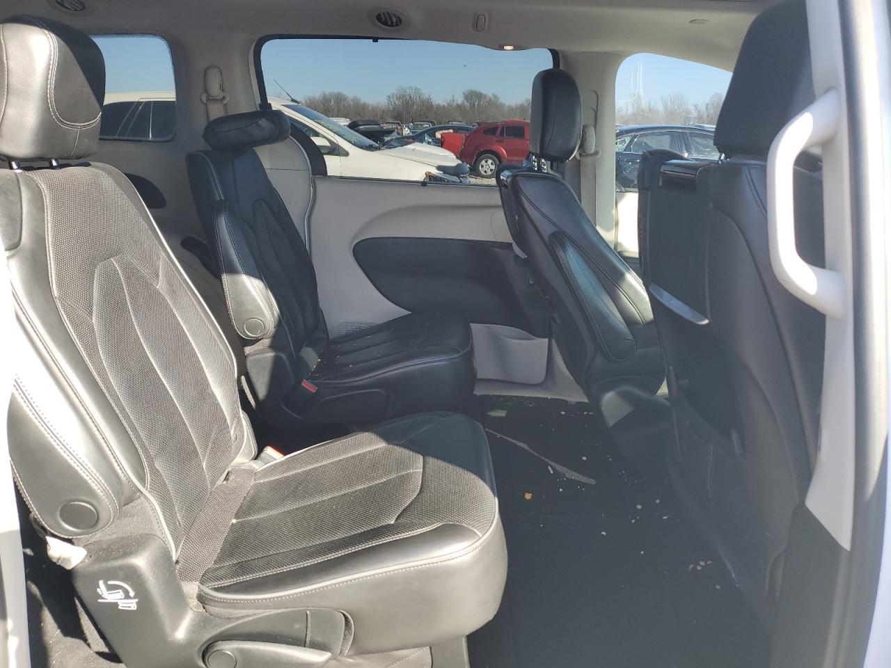 2017 Chrysler Pacifica VIN 2C4RC1GG2HR812313 Copart auction photo, front end damage thumbnail 11