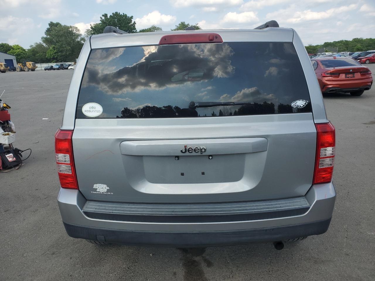 2016 Jeep Liberty (Patriot) VIN 1C4NJPBA9GD748573 Copart auction photo, front end damage thumbnail 6
